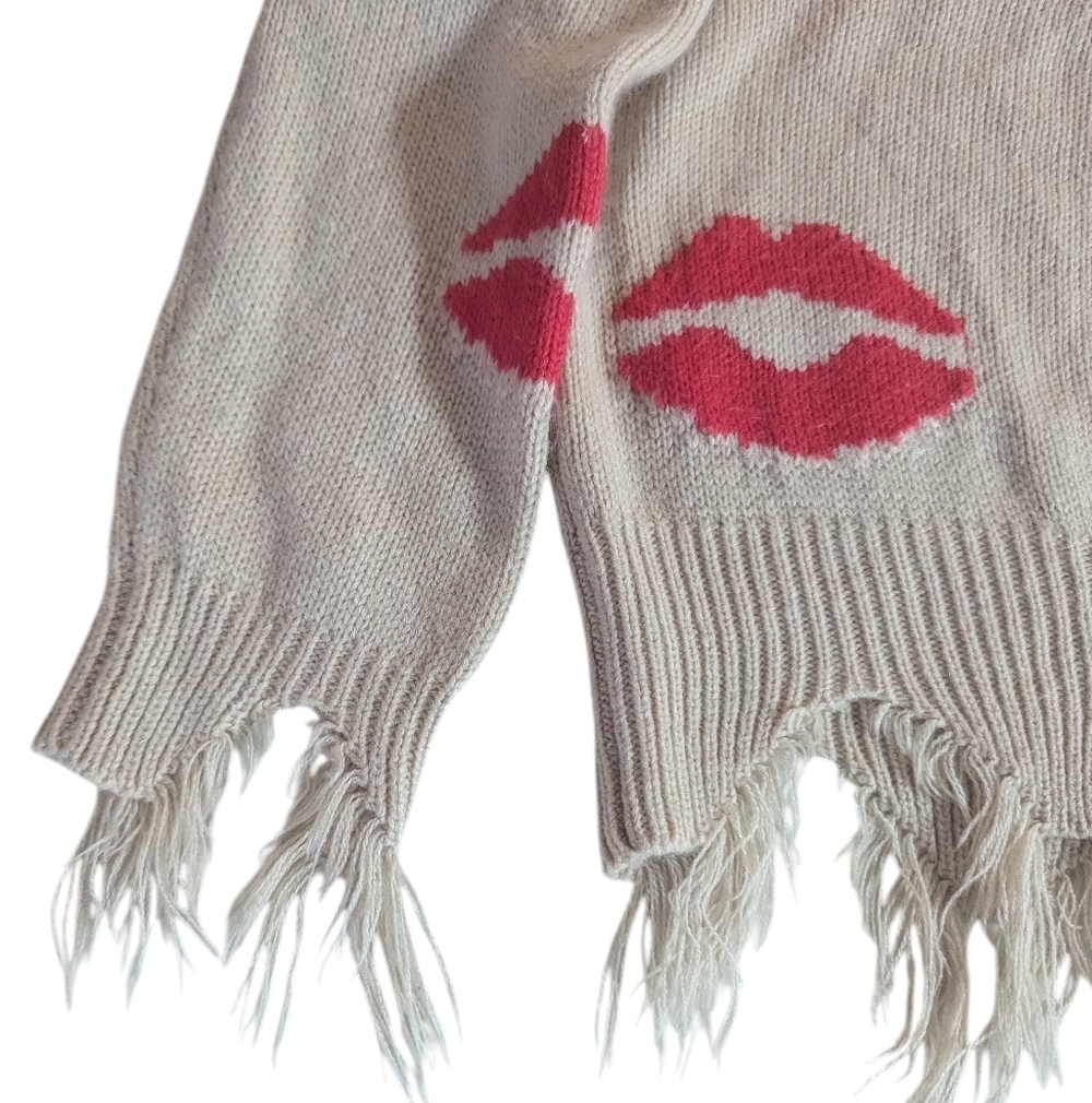 💋 Just Polly New York Lip Print Distressed Crop Sweater – Small - Picture 3 of 7